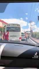 Conductores se enfrentan en la capital