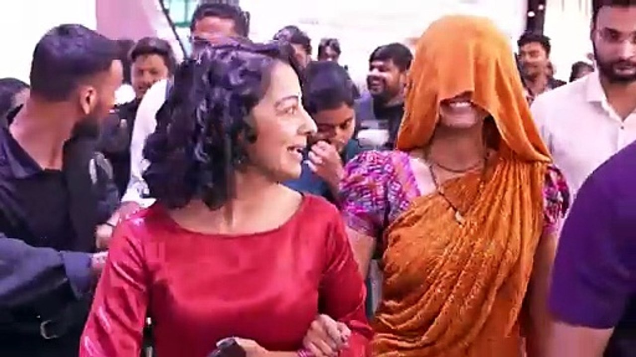 Actress Anupama Parameswaran, Darshana Entry at Paradha Pre-Release Event