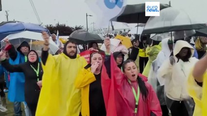 ادامه اعتصاب کارکنان ایر کانادا به‌رغم دستور دولت؛ رئیس اتحادیه نامه دولت را پاره کرد