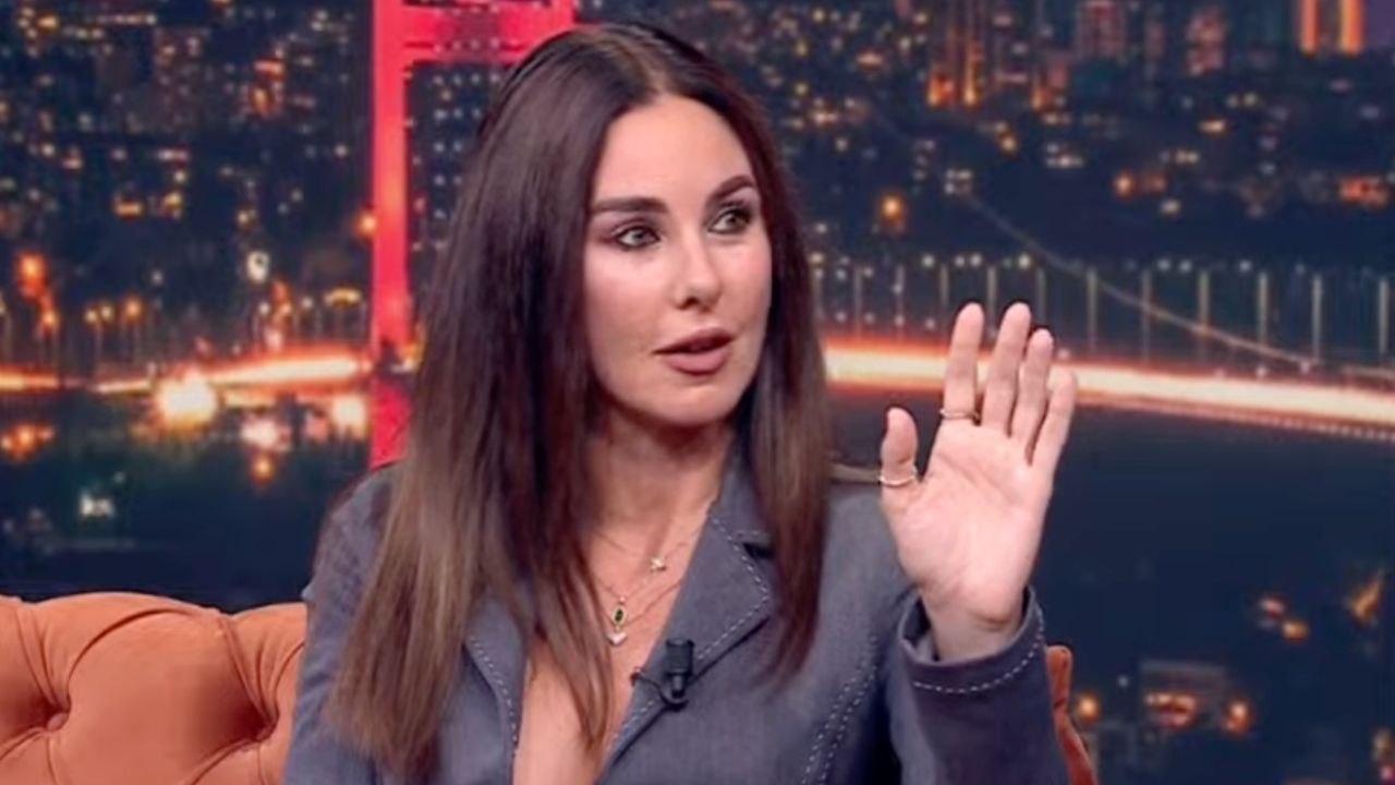 Defne Samyeli'den "Türkiyeli değilim, Türk'üm" çıkışı