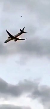 Fiamme sull'aereo in volo, atterraggio d’emergenza a Brindisi: salvi i 273 passeggeri