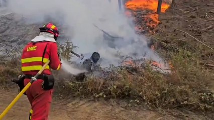Muere un bombero y otro resulta herido al volcar la autobomba con la que sofocaban el fuego en Espinoso de Compludo (León)