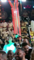 في يوم ميلاده وميلادها تامر حسني يغني لذكرى وهي: بحبك