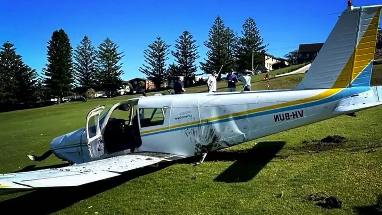 Avustralya’da Piper Cherokee tipi hafif bir uçak Mona Vale Golf Sahası'na acil iniş yaptı