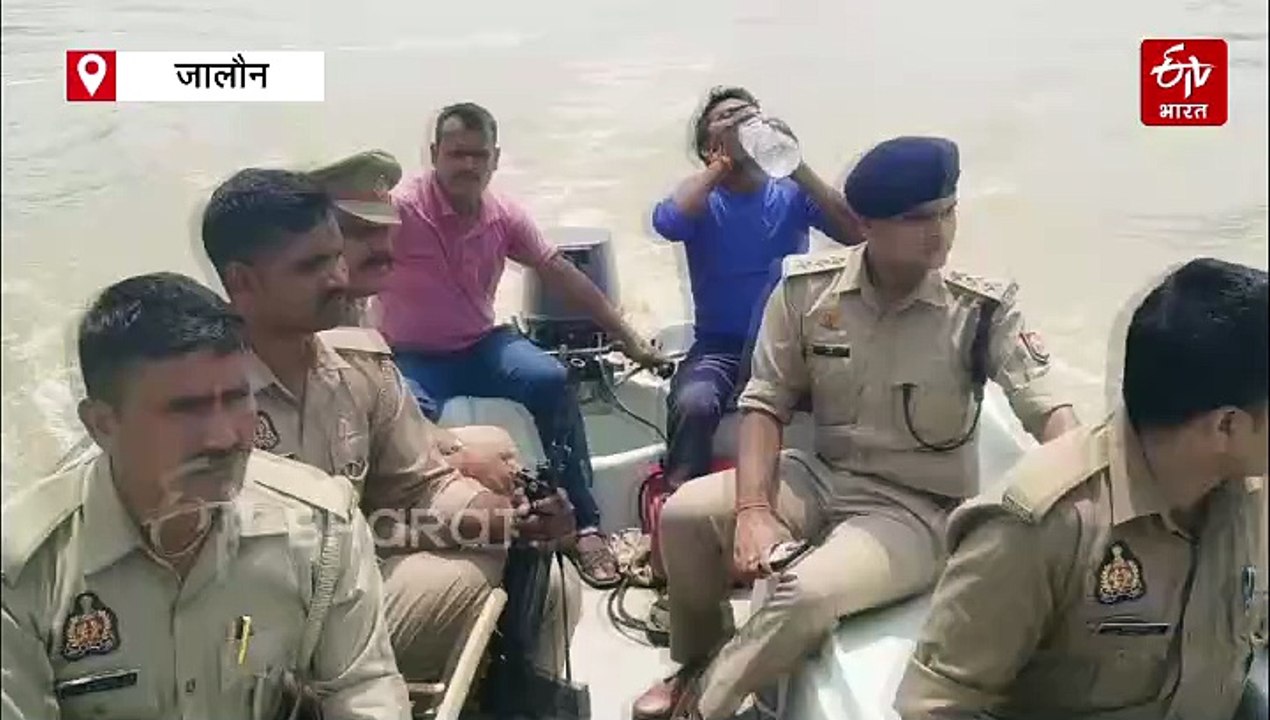 रक्षाबंधन के बाद मायके से नहीं लौटी पत्नी; नाराज पति ने दो बेटियों को यमुना नदी में फेंका, खुद भी लगायी छलांग, तीनों लापता