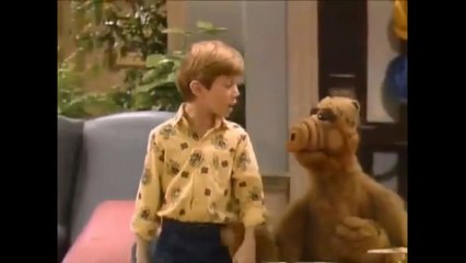 ALF Season 1 Episode 7 "Help Me Rhonda" #English