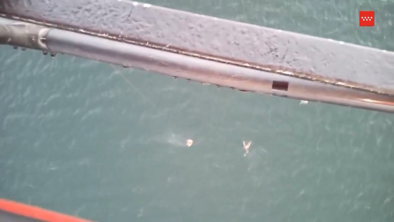 Así fue el rescate de las 19 personas que cayeron de varios kayak en el embalse del Atazar