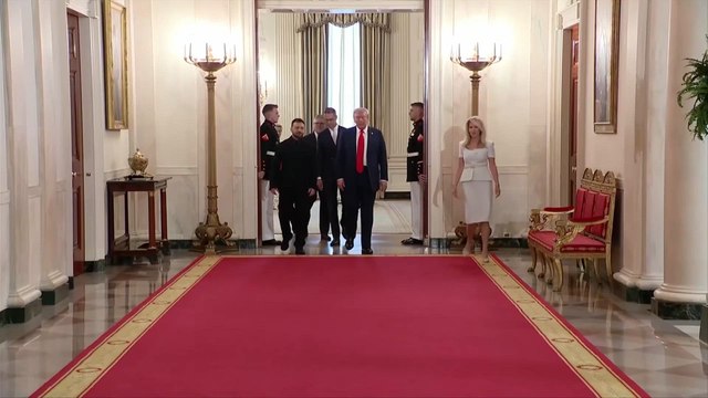 “That Was Not a Great Day!” – Trump Shows European Leaders His Butler Painting During Group Photo