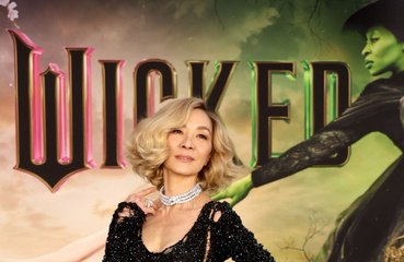 Michelle Yeoh promete a sus fans que habrá nuevas delicias musicales en camino en Wicked: For Good