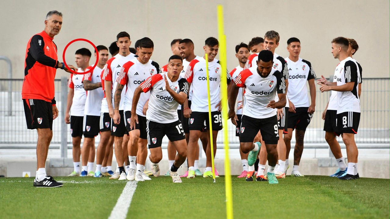 Flavio Pérez: "Veías jugar a Mastantuono con 16 años y pensabas que jugar al fútbol es muy sencillo"