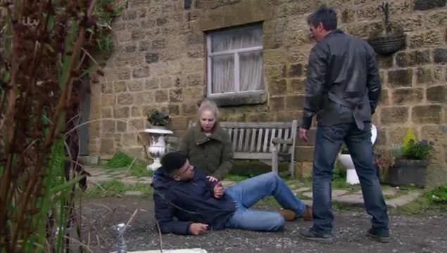 Emmerdale Cain Punches Nate Robinson 5th November 2019