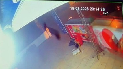 İstanbul'da alkollü trafik canavarı aracıyla bir dükkana daldı!