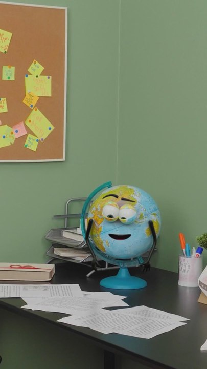 Glasses gone? Nope, just on her head! 🤦‍♀️🤣 #comedy #funnyshorts #animation