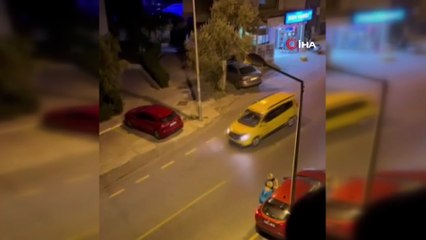 Aydın’da sokak kavgası kamerada! 2 kadın bir erkek yol ortasında birbirine saldırdı