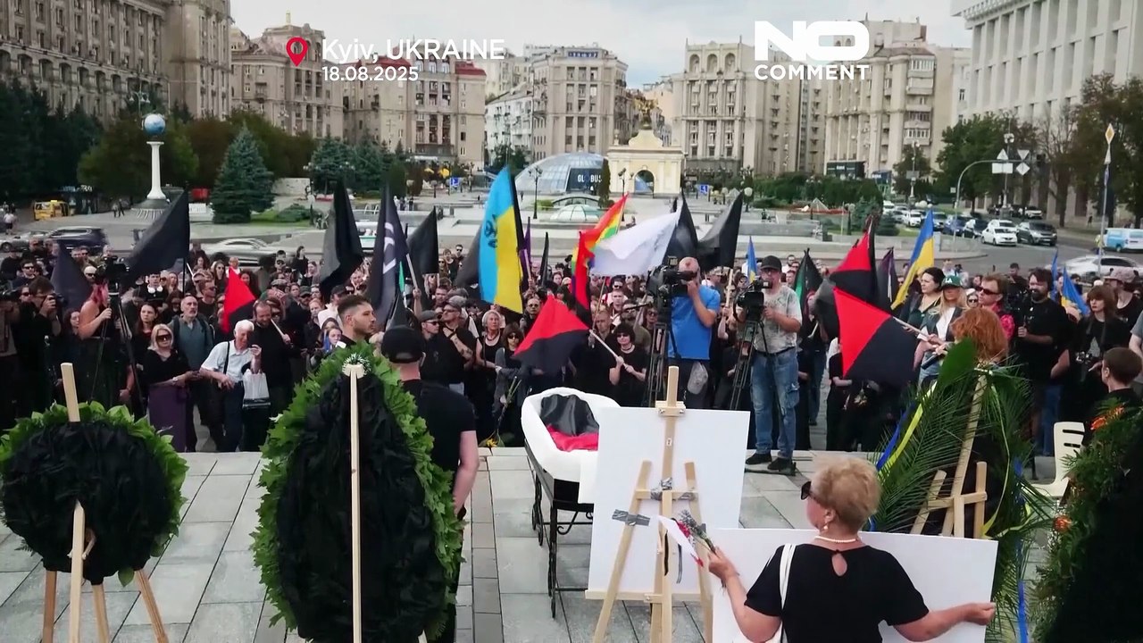 Zeremonie in Kyjiw ehrt an der Front getöteten Künstler