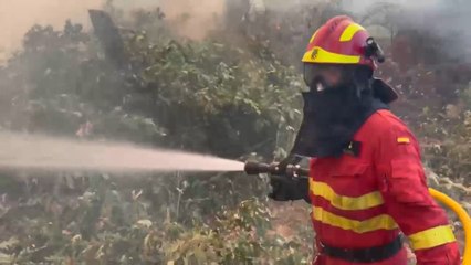 Cuatro bomberos heridos en el incendio de Ourense