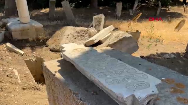 Tekirdağ'da defineciler, 18'inci yüzyıla ait mezarı tahrip etti