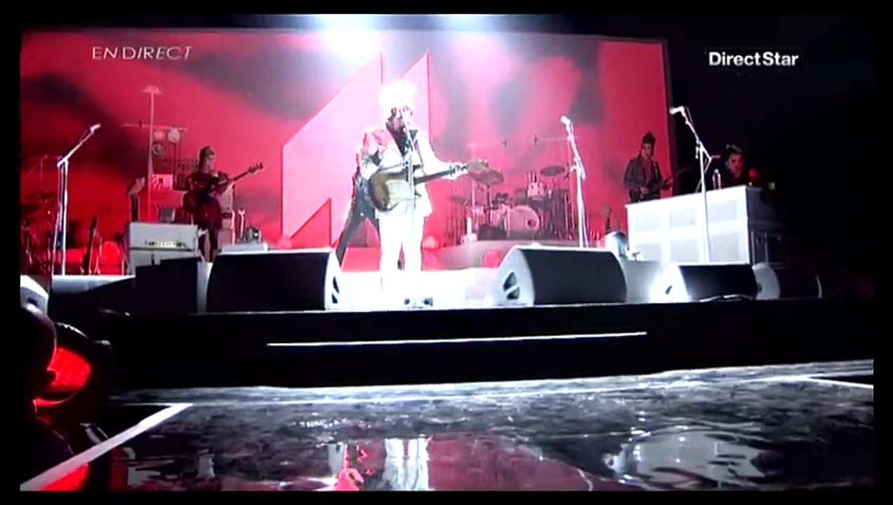 Johnny Hallyday & M – "Tanagra" en duo live à Bercy (17 décembre 2010 – Direct Star)