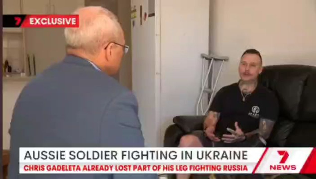 ❗️ Casey Gadeleta, âgé de 39 ans, du Queensland, vient d'une nouvelle jambe montée après avoir marché dans une mine russe à Kursk. Il vient de voler de Brisbane à Ukraine pour se battre à nouveau. "Je ne veux pas mourir - mais c'est possible."