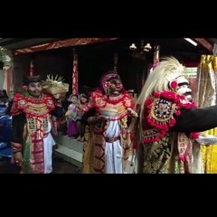 Tari Topeng Sidakarya. Balinese Sacred Mask Dance