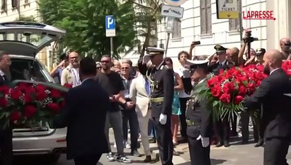 Pippo Baudo, il feretro lascia il Teatro delle Vittorie