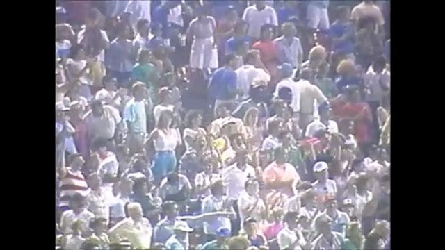 Bo Jackson hits a walk-off home run in the bottom of the 11th vs White Sox (7/8/89)
