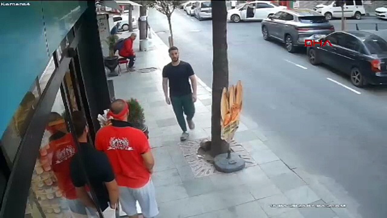 Genç kadını taciz etti, esnafın yumruğunu yedi!