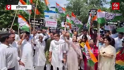 गुरुग्राम नगर निगम में कांग्रेस ने किया प्रदर्शन, साफ-सफाई, जलभराव के मुद्दे पर प्रशासन पर बोला हमला