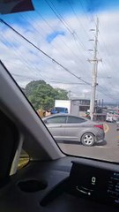 VIDEO: Mujeres se ven a los golpes en el bulevar Morazán tras colisión