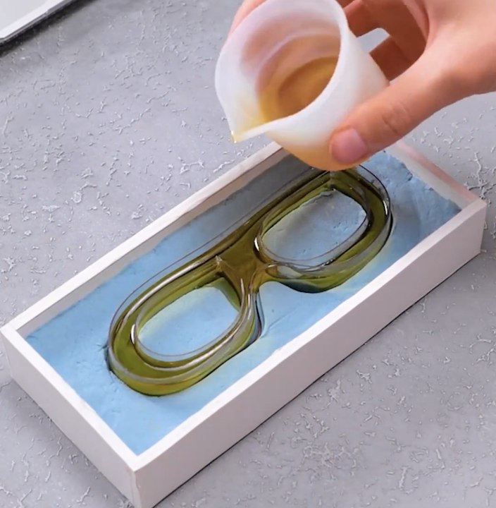 Not Your Basic Shades: DIY Sunglasses Made With Unexpected Materials 🕶️💥