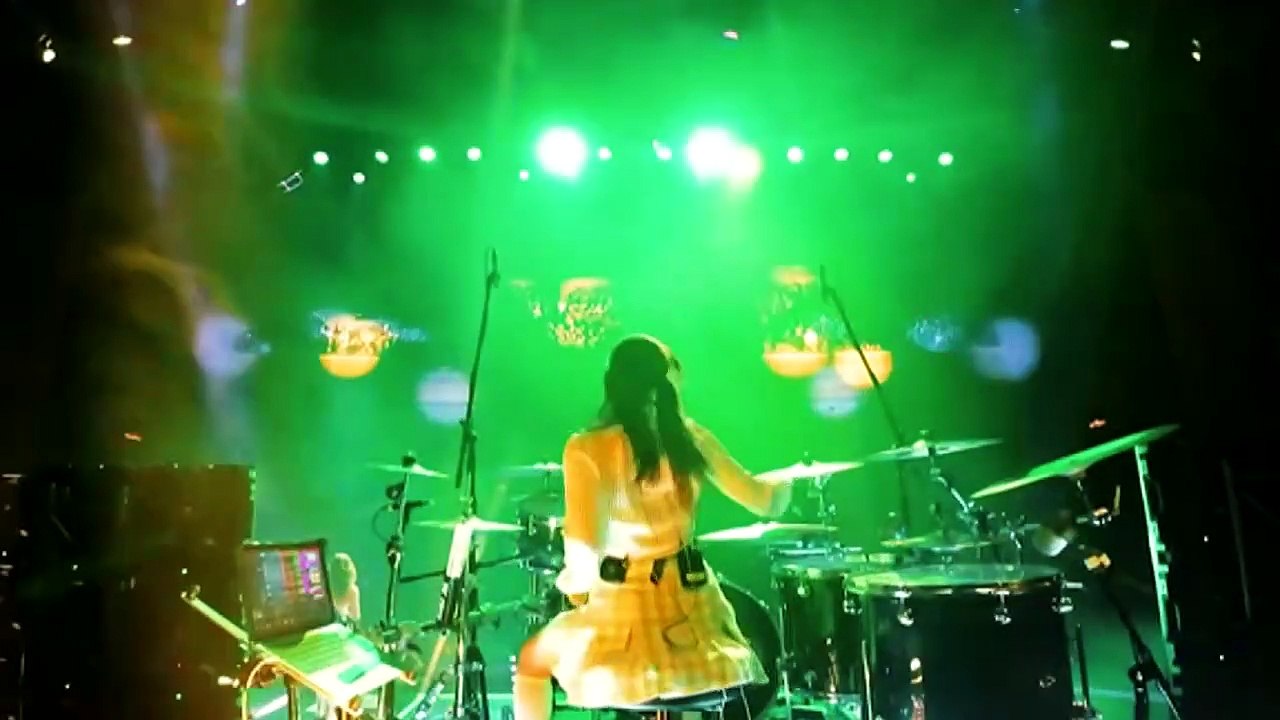 THE WARNING — Hunter (Live at Teatro Metropolitan CDMX 2022)