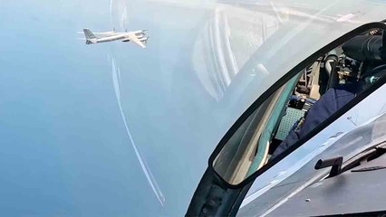 ロシアの戦略爆撃機 Tu-95MS がバレンツ海上空を飛行