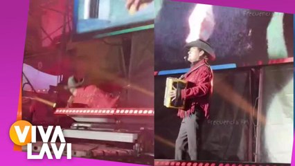 Jorge Hernández, de Los Tigres del Norte sufre caída durante concierto
