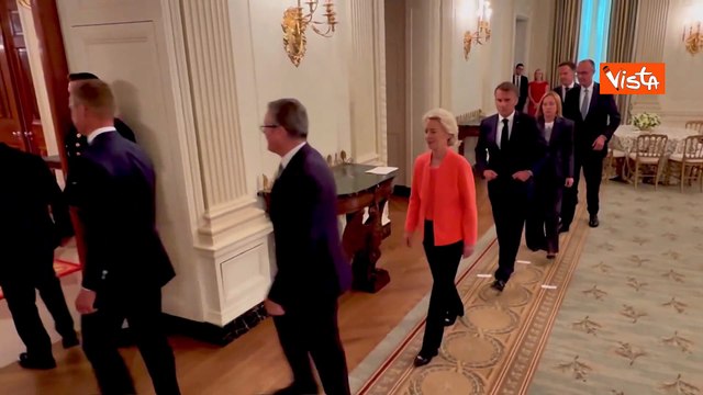 Trump, Zelensky e i leader Ue alla Casa Bianca, le immagini del dietro le quinte