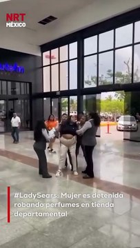 Una mujer fue apodada en redes como #LadySears tras ser sorprendida robando varios perfumes en una tienda departamental; fue detenida por elementos de seguridad.