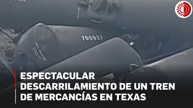 Espectacular descarrilamiento de un tren de mercancías en Texas