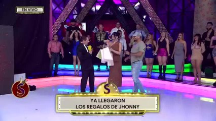 Lluvia de regalos para el elenco