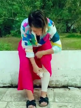 Mardi 19 août 2025, elle partage sur son compte Instagram une vidéo où elle enlève son bandage et n'a plus de béquilles. Mélanie Taravant donne de ses nouvelles : elle n'a plus de béquilles ni de bandage et est remise sur pied !