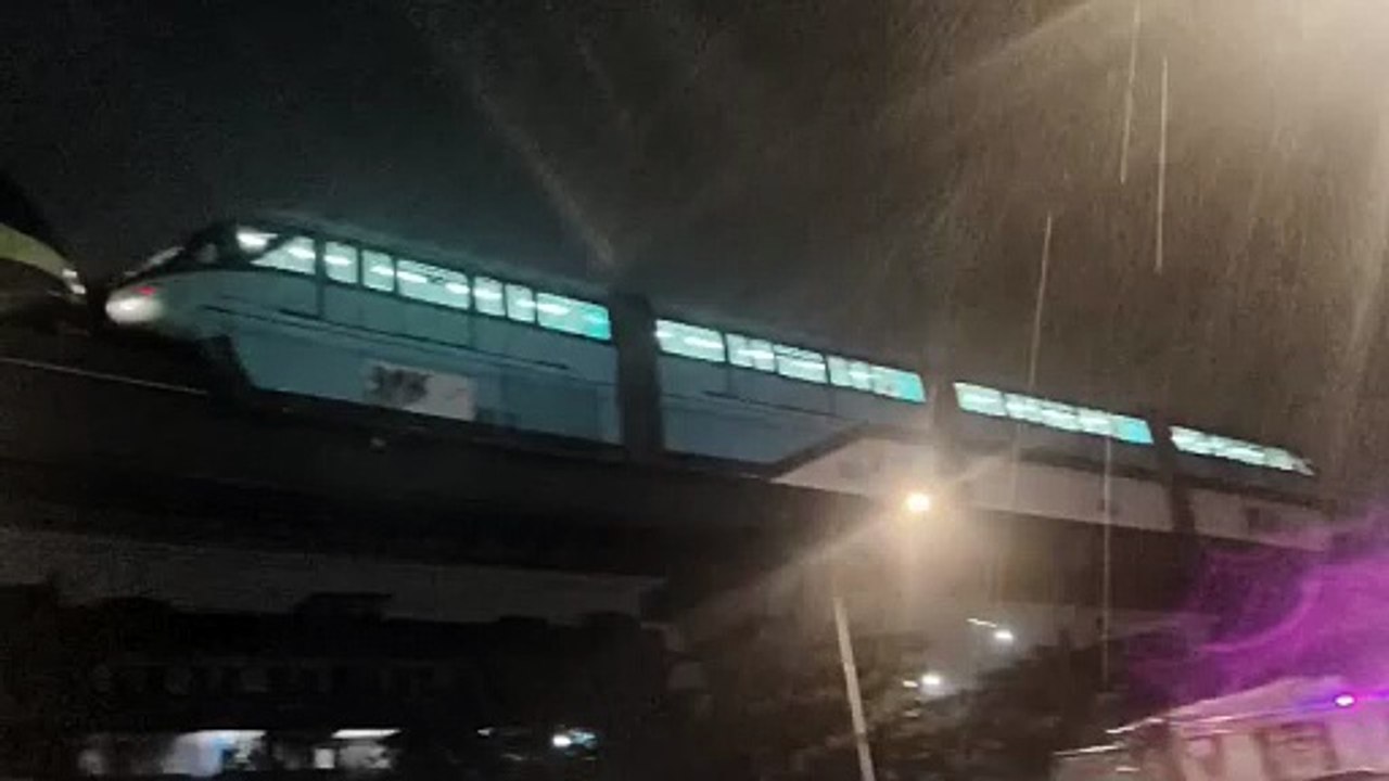 मुंबई बारिश में मोनोरेल में फंसे 782 यात्रियों को सुरक्षित निकाला गया, बारिश थमी जनजीवन पटरी पर लौटा