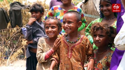 City Girls Snub Traditional Hindu Face Tattoos In Pakistan