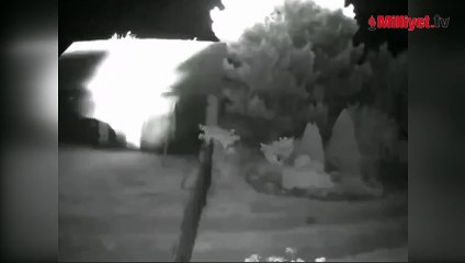 Tarlaya düşen gizemli cisim bomba gibi patladı!