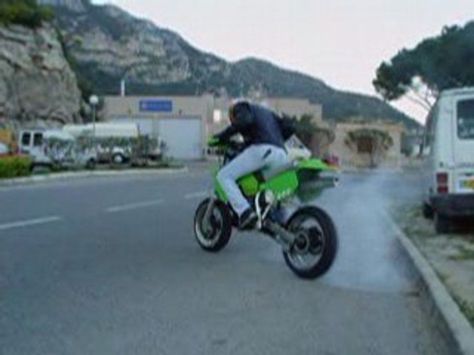 gros burn en KX 500 Supermot'