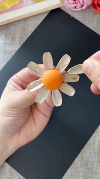 DIY Sunflower Seeds Flower Tutorial Brighten up your space with this DIY Sunflower Seeds Flower! 🌻 A simple and creative craft idea where sunflower seeds are turned into a beautiful, realistic flower. Perfect for home décor, gifts.