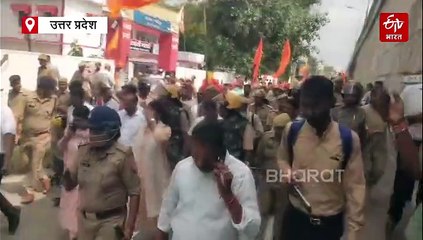 फतेहपुर मंदिर-मकबरा विवाद जारी; विहिप ने निकाली धर्म ध्वजा यात्रा; चप्पे-चप्पे पर पुलिस रही तैनात
