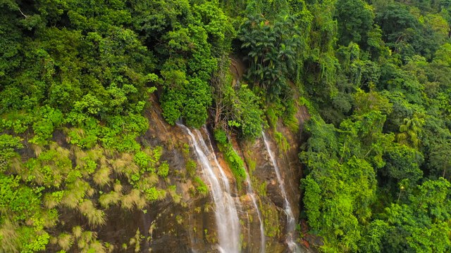 Londoners less likely to insure holidays compared to rest of UK