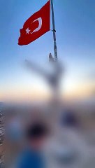 Türk bayrağında skandal hareketler! Uygunsuz görüntüler pes dedirtti