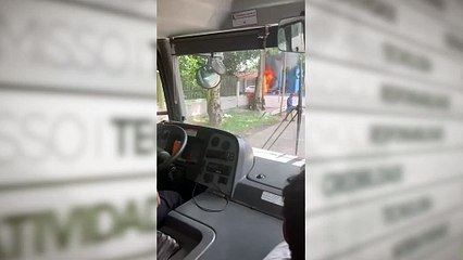 Princípio de incêndio é registrado ao lado da Escola Bosque, em Outeiro