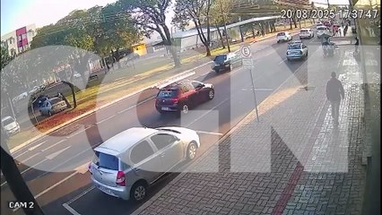 Câmera registra colisão na Avenida Brasil 🚗