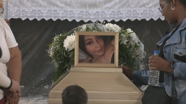 Realizan sepelio de Laritza Jiménez, la joven madre que falleció por presunta negligencia médica