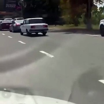 Largas filas de automóviles han colapsado las estaciones de servicio en el territorio oriental ruso